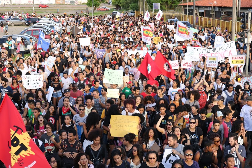 30M: Sinproesemma volta às ruas contra cortes na educação e reforma da previdência