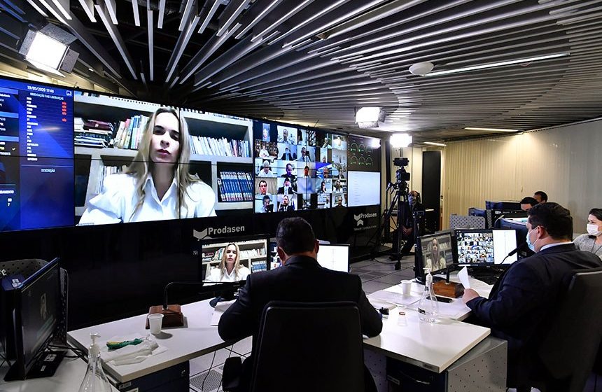 Sinproesemma em campanha: Senado aprova adiamento do ENEM
