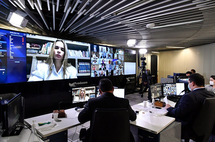 Sinproesemma em campanha: Senado aprova adiamento do ENEM