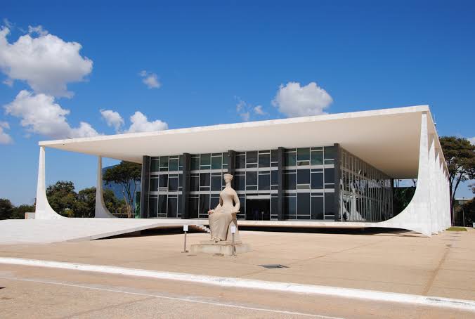 Sinproesemma comemora vitória no STF. Jornada extraclasse agora é obrigatória