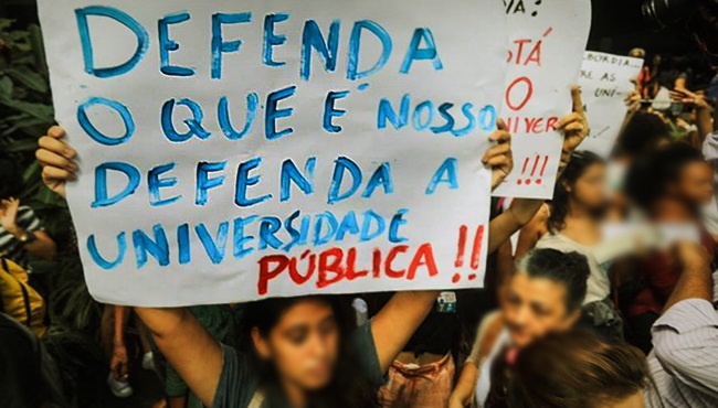 PEC que cobra mensalidade em universidade pública entra na pauta da CCJ