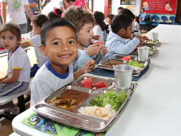 Projeto altera Pnae e inclui segunda refeição para alunos das escolas públicas