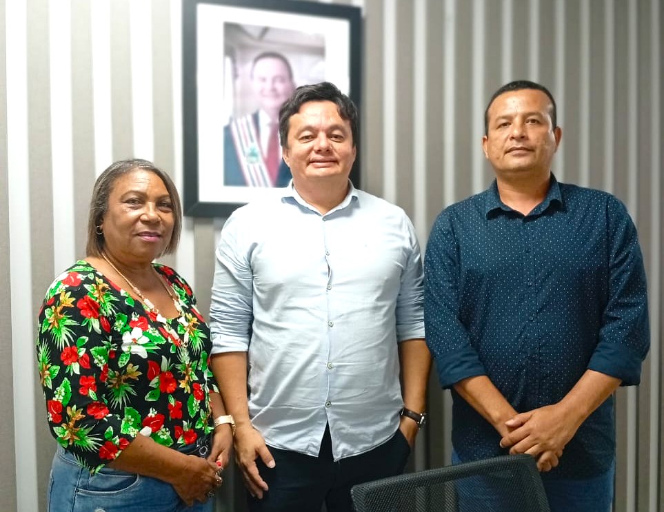 Sinproesemma cobra regularização salarial, concurso público e entrega minuta do PCCR dos não docentes para secretário de Administração