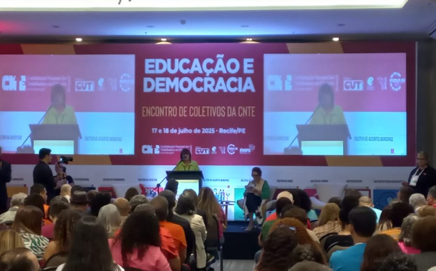 Sinproesemma participa de Encontro Nacional de Coletivos da CNTE em Recife