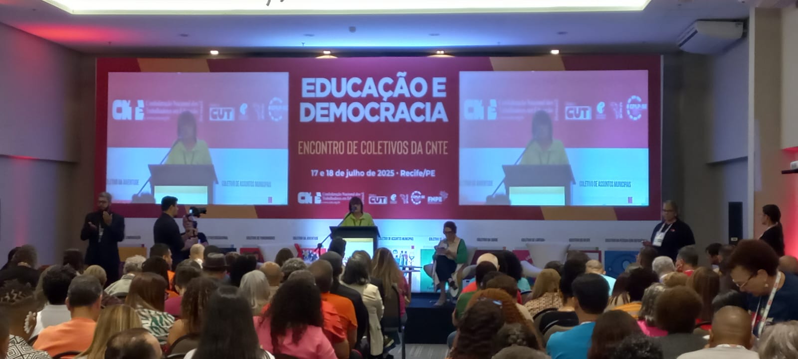 Sinproesemma participa de Encontro Nacional de Coletivos da CNTE em Recife