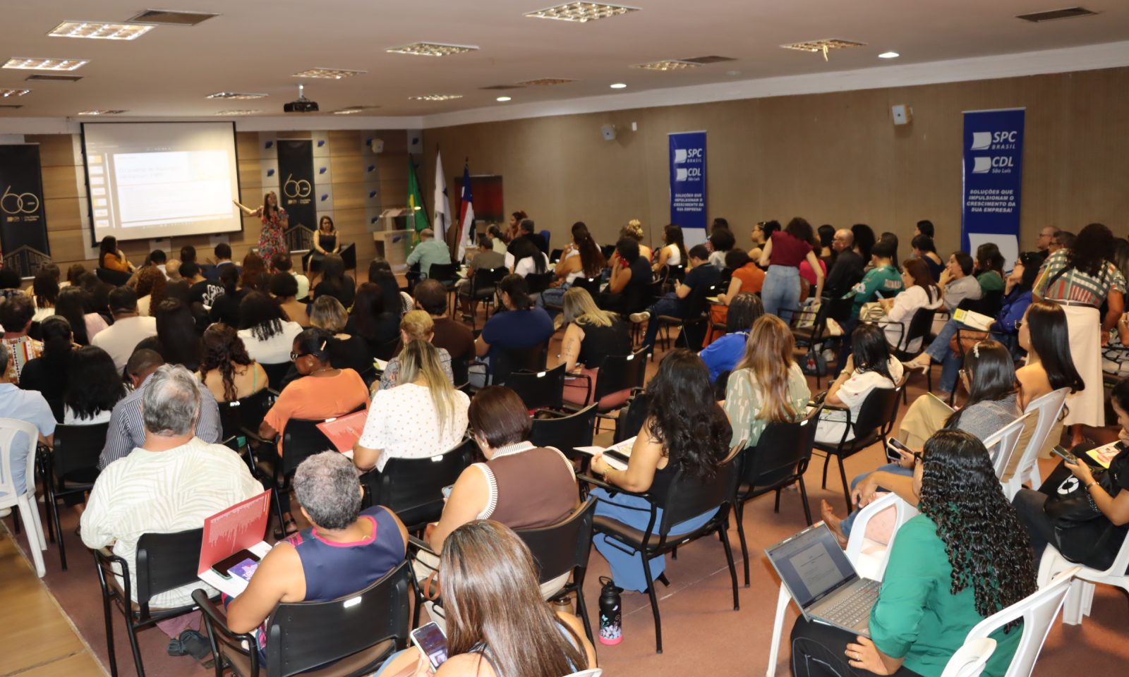 Sinproesemma participa do simpósio que debateu financiamento e qualidade da educação pública