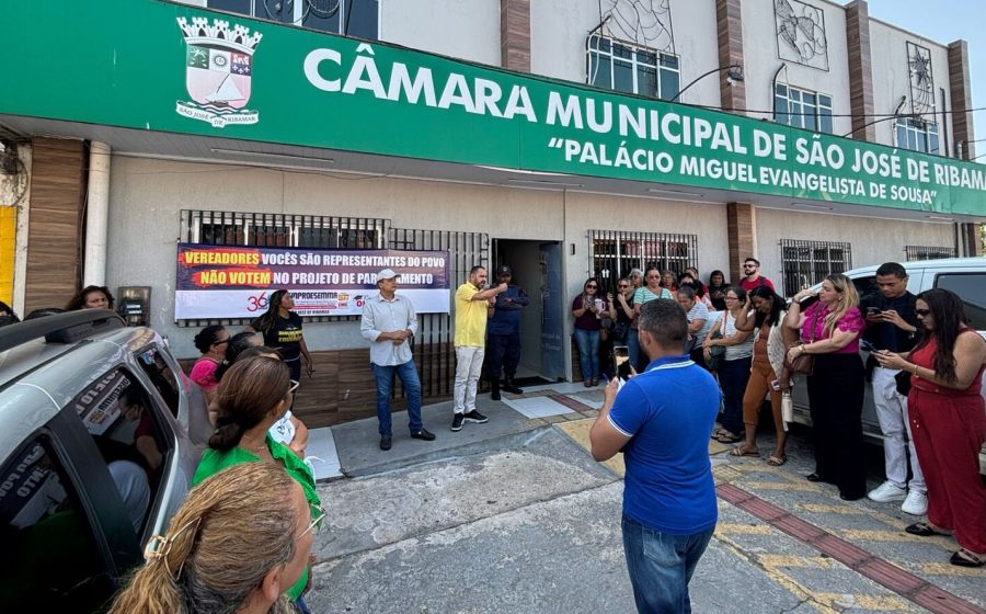 Sinproesemma mobiliza trabalhadores em educação de São José de Ribamar e sessão que pretendia parcelar a previdência dos servidores é adiada