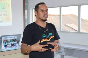 Roda de conversa debate o PNE e fortalece a valorização dos funcionários da educação