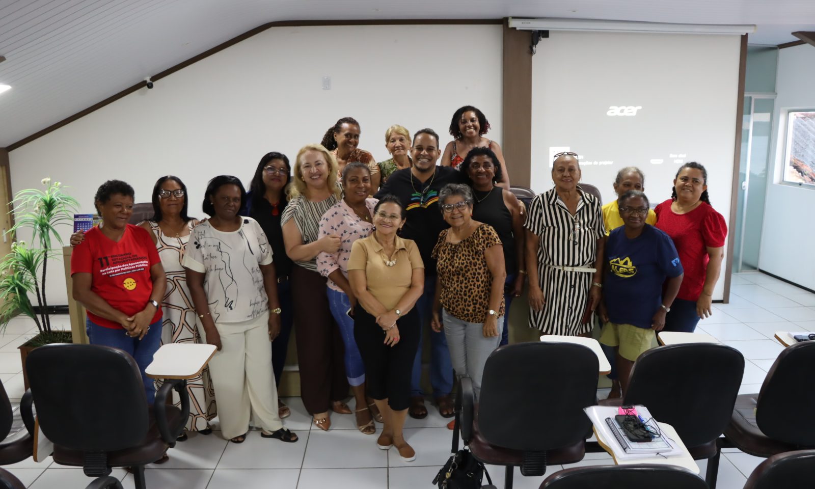Roda de conversa debate o PNE e fortalece a valorização dos funcionários da educação