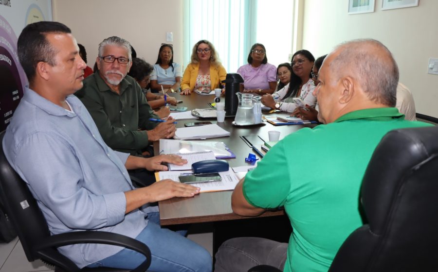 Sinproesemma cobra avanço nas pautas da educação em reunião com subsecretário Antônio Heluy